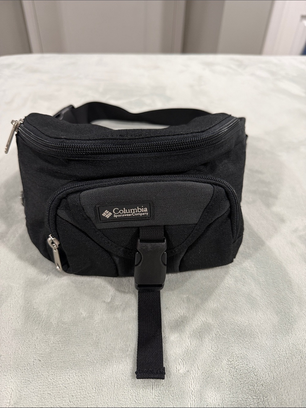 Columbia Black Adult Waist Pack with Front Buckle, compass